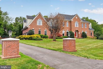 /international/us/1084-mill-field-ct-great-falls-va-110108030537/