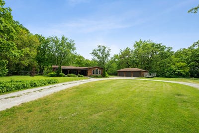 /international/us/1801-richton-road-steger-il-110108614648/