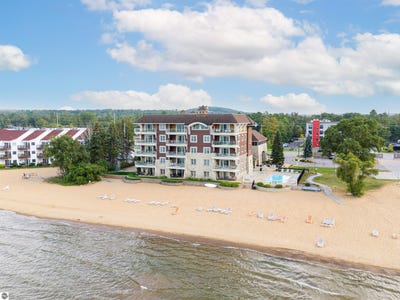 /international/us/1941-us-31-traverse-city-mi-110102441689/