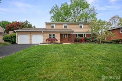 /international/us/17-green-hills-road-east-brunswick-nj-110107682694/