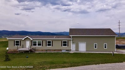 /international/us/36-ruckus-road-freedom-wy-110101177425/