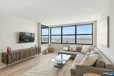/international/us/7004-blvd-e-guttenberg-nj-110107851347/