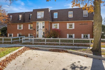 /international/us/918-kimberly-drive-dekalb-il-110106758099/