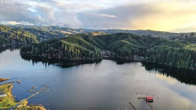 /international/us/0-tenmile-lake-lakeside-or-110104940442/
