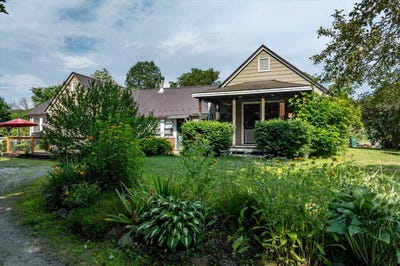 /international/us/335-north-street-chester-vt-110106585421/
