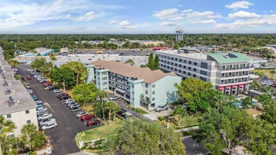 /international/us/2651-michael-place-dunedin-fl-110107827422/
