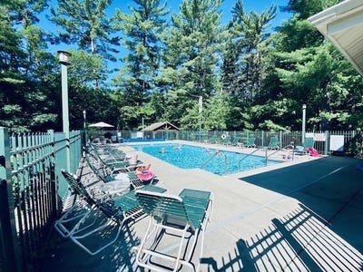/international/us/407-clara-avenue-wisconsin-dells-wi-110107310256/