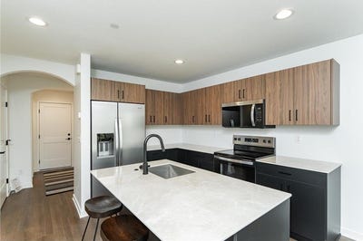 /international/us/1085-century-village-lane-ne-rochester-mn-110106478999/