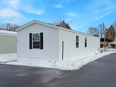 /international/us/609-n-morton-st-saint-johns-mi-110106497499/