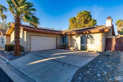 /international/us/14332-lear-street-mojave-ca-110101434728/
