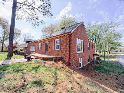 /international/us/627-n-mecklenburg-ave-south-hill-va-110107519928/