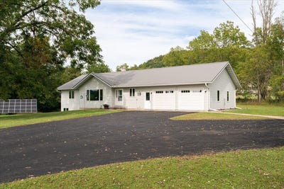 /international/us/544-e-school-rd-la-farge-wi-110119932800/
