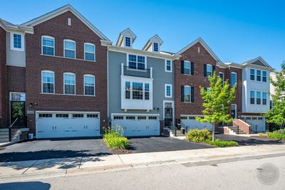 /international/us/2515-huntleigh-lane-woodridge-il-110108769333/