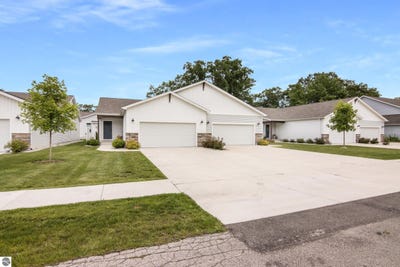 /international/us/859-carson-street-traverse-city-mi-110101223868/?lang=zh-tw