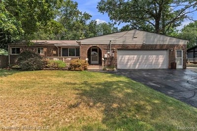/international/us/8822-pontiac-lake-road-white-lake-twp-mi-110119601722/