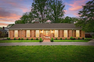 /international/us/303-deepwood-dr-hopkinsville-ky-110107313909/