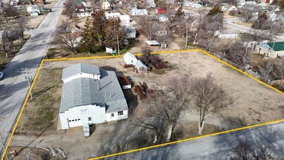 /international/us/2216-ave-b-wilson-ks-110108100373/