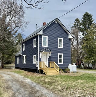 /international/us/33-dyer-street-presque-isle-me-110105362583/