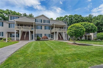 /international/us/87-scenic-drive-west-warwick-ri-110107466414/