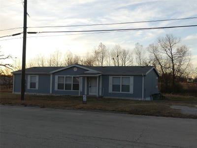 /international/us/422-hutchinson-street-bowie-tx-110105050109/