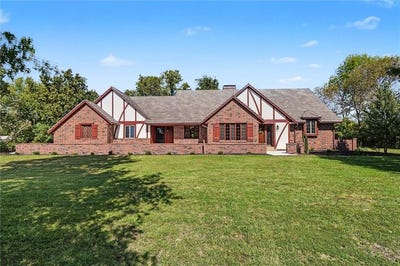 /international/us/3049-kingman-road-ottawa-ks-110120424534/
