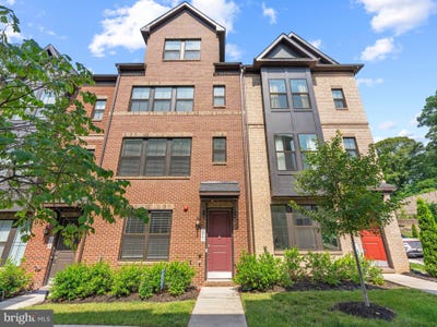 /international/us/2841-hokie-lane-alexandria-va-110108935627/