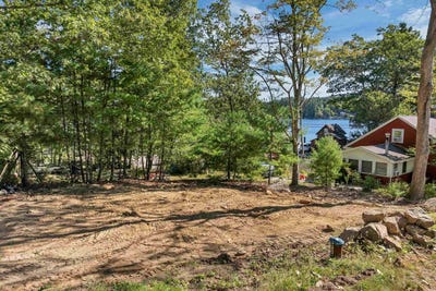 /international/us/4-milford-street-amherst-nh-110101912187/
