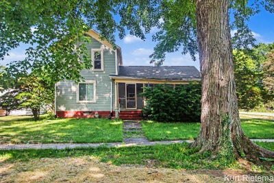 /international/us/220-hamilton-avenue-bangor-mi-110108411915/
