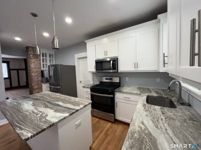 /international/us/1546-whitney-avenue-hamden-ct-110107569594/