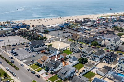 /international/us/22-parkway-point-pleasant-beach-nj-110109368750/