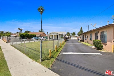 /international/us/7825-jaboneria-rd-bell-gardens-ca-110108360347/