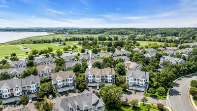 /international/us/9-s-shore-drive-south-amboy-nj-110120097941/