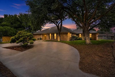 /international/us/4110-godfrey-st-midland-tx-110107735502/