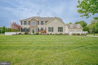 /international/us/335-meadowbrook-drive-monroeville-nj-110107711627/