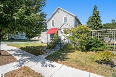 /international/us/803-forest-avenue-frankfort-mi-110099108203/