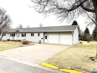 /international/us/501-james-st-luverne-mn-110106125748/