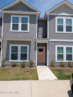 /international/us/138-loren-road-hubert-nc-110108575418/