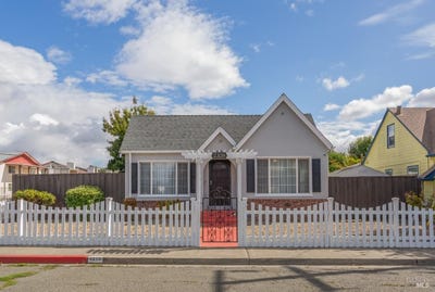 /international/us/2328-napa-street-vallejo-ca-110105053826/