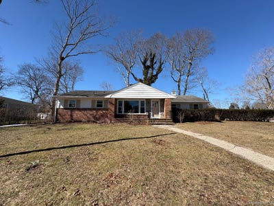 /international/us/5-leland-drive-westhampton-ny-110101823032/