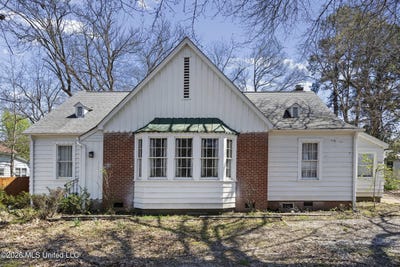 /international/us/155-n-randolph-street-holly-springs-ms-110106760583/