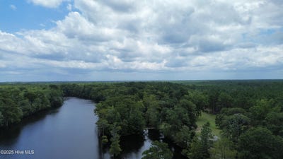 /international/us/250-long-bluff-road-currie-nc-110103289479/