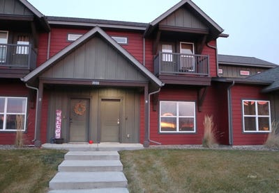 /international/us/2018-wyoming-ave-glendive-mt-110104635127/