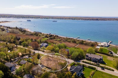 /international/us/temahigan-ave-dover-st-oak-bluffs-ma-110108034309/