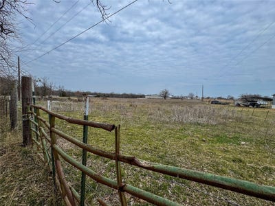 /international/us/county-road-3403-lone-oak-tx-110105281869/
