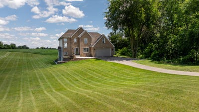 /international/us/10501-somerset-road-cement-city-mi-110100745489/