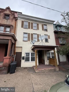 /international/us/1125-centre-street-ashland-pa-110108955218/