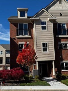 /international/us/25549-grandview-lane-novi-mi-110098748802/