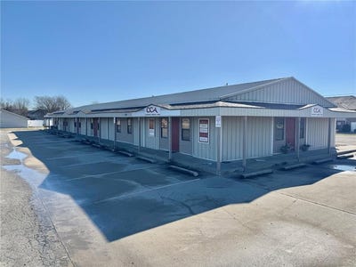 /international/us/598-se-dd-highway-warrensburg-mo-110105345346/