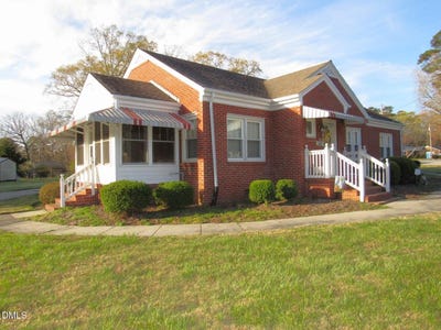 /international/us/300-forest-road-oxford-nc-110106697795/