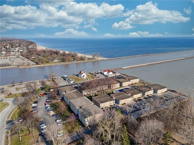 /international/us/1011-westage-at-the-harbor-rochester-ny-110106317132/